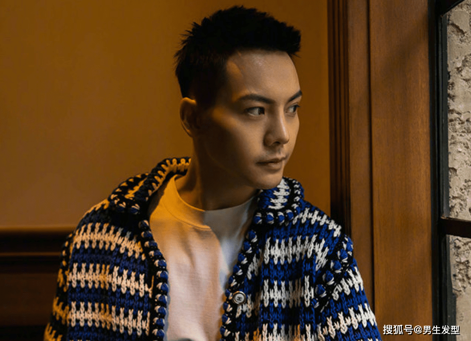 男明星爱剪的寸头发型你不试试?李现阳光帅气 陈伟霆轻熟有魅力:IM电竞(图6)
男明星爱剪的寸头发型你不试试?李现阳光帅气 陈伟霆轻熟有魅力:IM电竞(图6)