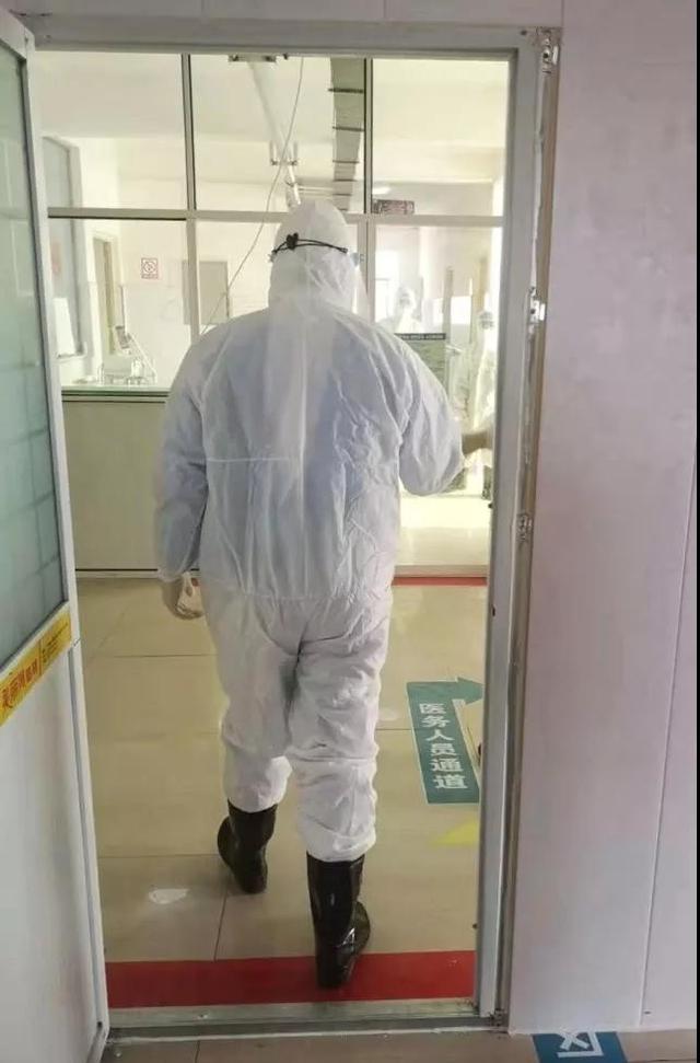 ‘IM电竞官网’下巴长痘痘怎么回事当心是药物刺激