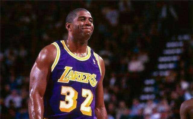 NBA为何克制球员和啦啦队员接触 一巨星染艾滋 导致全队要检查‘IM电竞官网’(图6)
NBA为何克制球员和啦啦队员接触 一巨星染艾滋 导致全队要检查‘IM电竞官网’(图6)