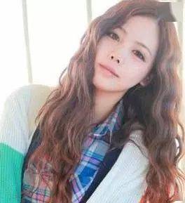 
帮你打造瘦脸减龄的发型 选对烫发发型很重要！‘IM电竞官网’(图8)