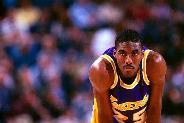 IM电竞_
98科比是最水全明星首发？看完这2人后 才发现科比被冤枉很多多少年！(图5)