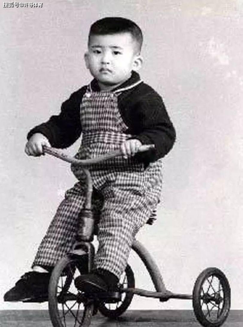 ‘IM电竞平台’
明星小时候的照片 我一个也没有认出来 全部认出来的是大神!(图11) ‘IM电竞平台’
明星小时候的照片 我一个也没有认出来 全部认出来的是大神!(图11)