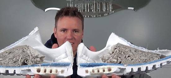 IM电竞平台|
耐克鞋为啥贵的这么义正辞严?切开之后 网友:贵有贵的原理(图4) IM电竞平台|
耐克鞋为啥贵的这么义正辞严?切开之后 网友:贵有贵的原理(图4)