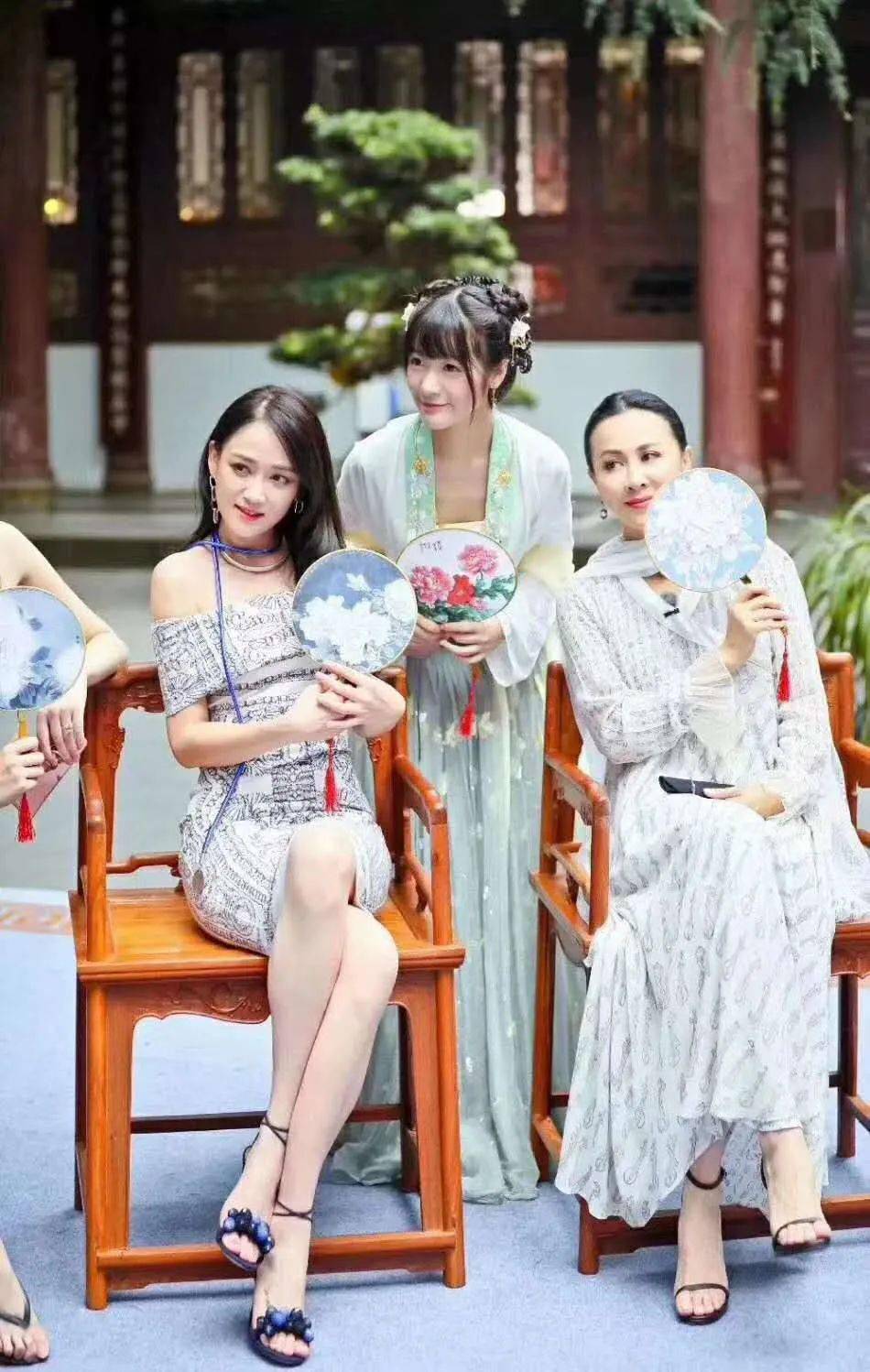 什么样的红木椅坐起来最舒服?解读椅子的尺寸尺度|IM电竞官网(图3)
什么样的红木椅坐起来最舒服?解读椅子的尺寸尺度|IM电竞官网(图3)