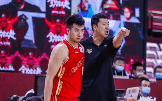 
中国男篮8冠王遣散在即！全队退役！5大球星遭哄抢 广东该脱手了_IM电竞平台