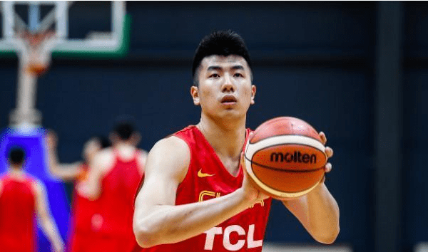 
中国男篮8冠王遣散在即！全队退役！5大球星遭哄抢 广东该脱手了_IM电竞平台(图3)