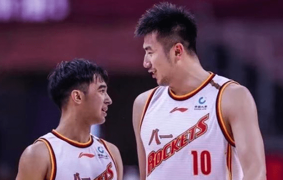 
中国男篮8冠王遣散在即！全队退役！5大球星遭哄抢 广东该脱手了_IM电竞平台(图7)