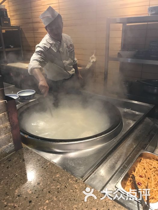 IM电竞平台-如何判断白斑是早期白癜风？