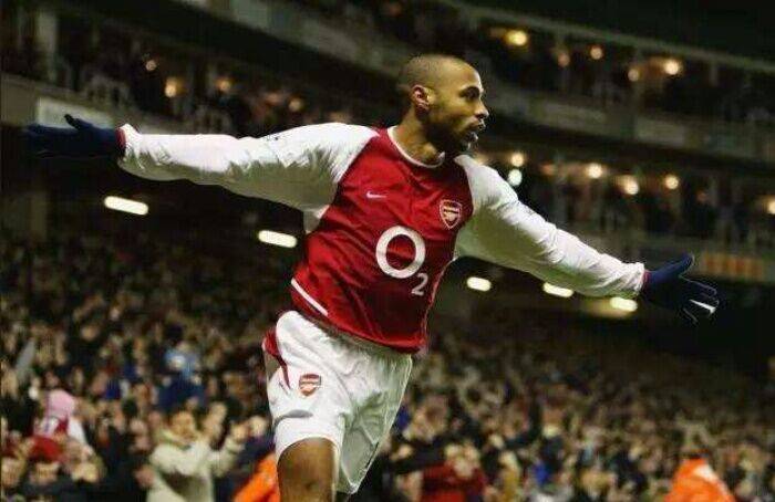 法国5伟大球星!2前锋3中场 普拉蒂尼仅排第2 第1十分经典_IM电竞平台(图5)
法国5伟大球星!2前锋3中场 普拉蒂尼仅排第2 第1十分经典_IM电竞平台(图5)