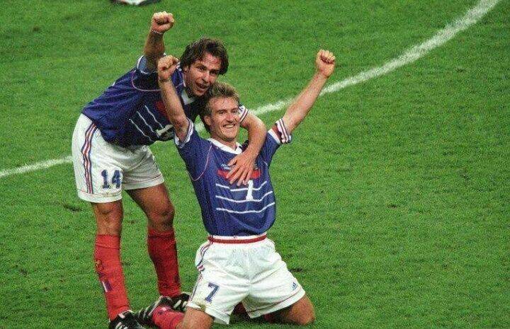 法国5伟大球星!2前锋3中场 普拉蒂尼仅排第2 第1十分经典_IM电竞平台(图6)
法国5伟大球星!2前锋3中场 普拉蒂尼仅排第2 第1十分经典_IM电竞平台(图6)